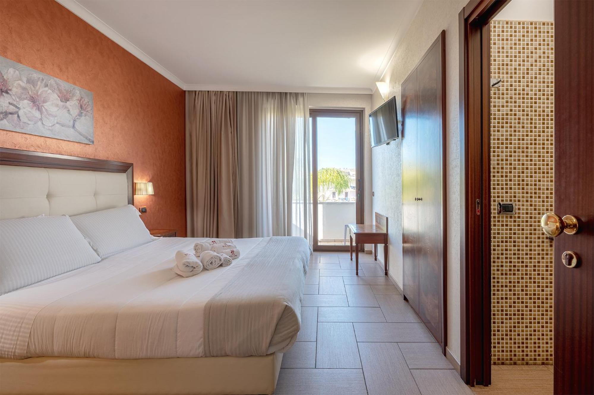 Hotel Flora Noto Exterior foto